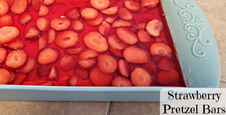 strawberry pretzel bars