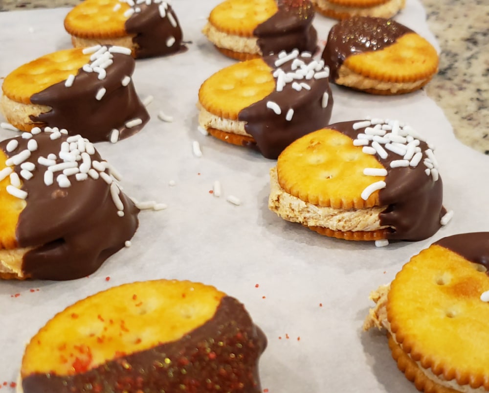 No-Bake Chocolate Ritz Cracker Cookies