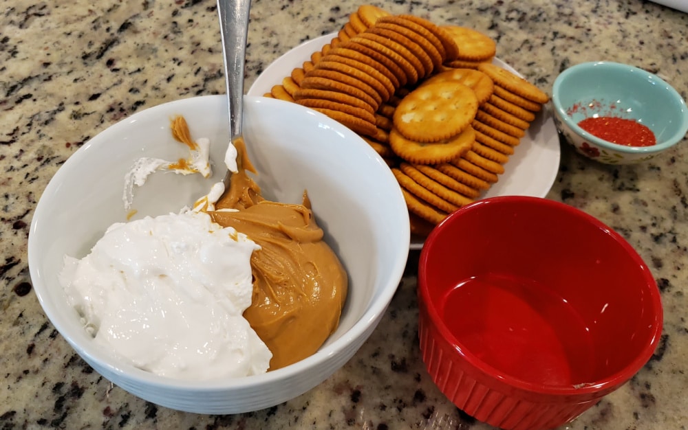 No-Bake Chocolate Ritz Cracker Cookies
