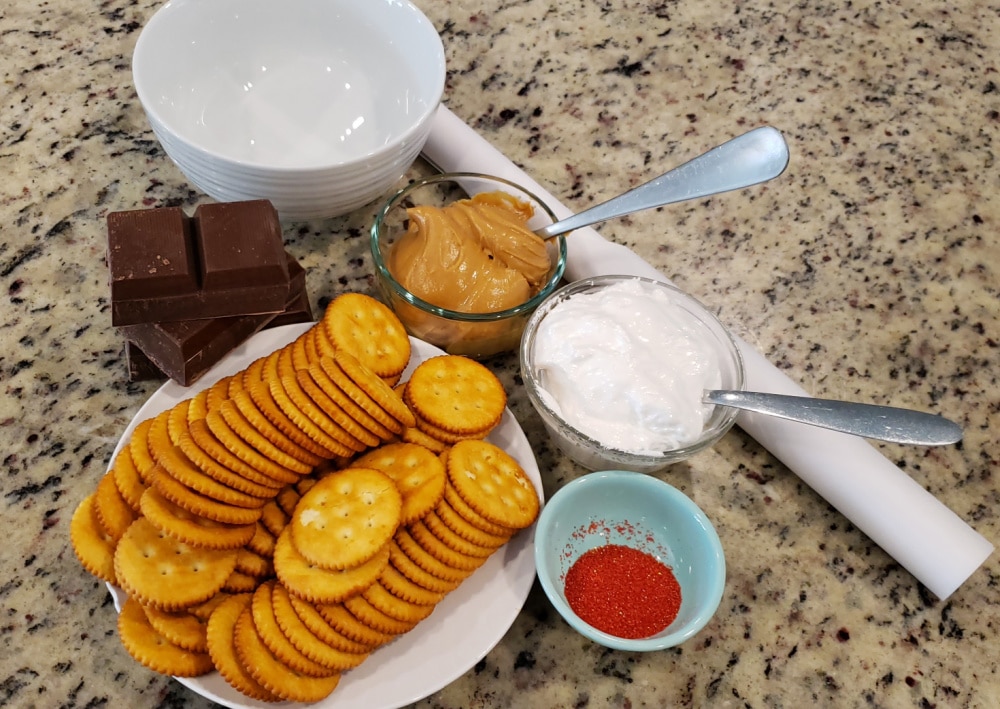 No-Bake Chocolate Ritz Cracker Cookies