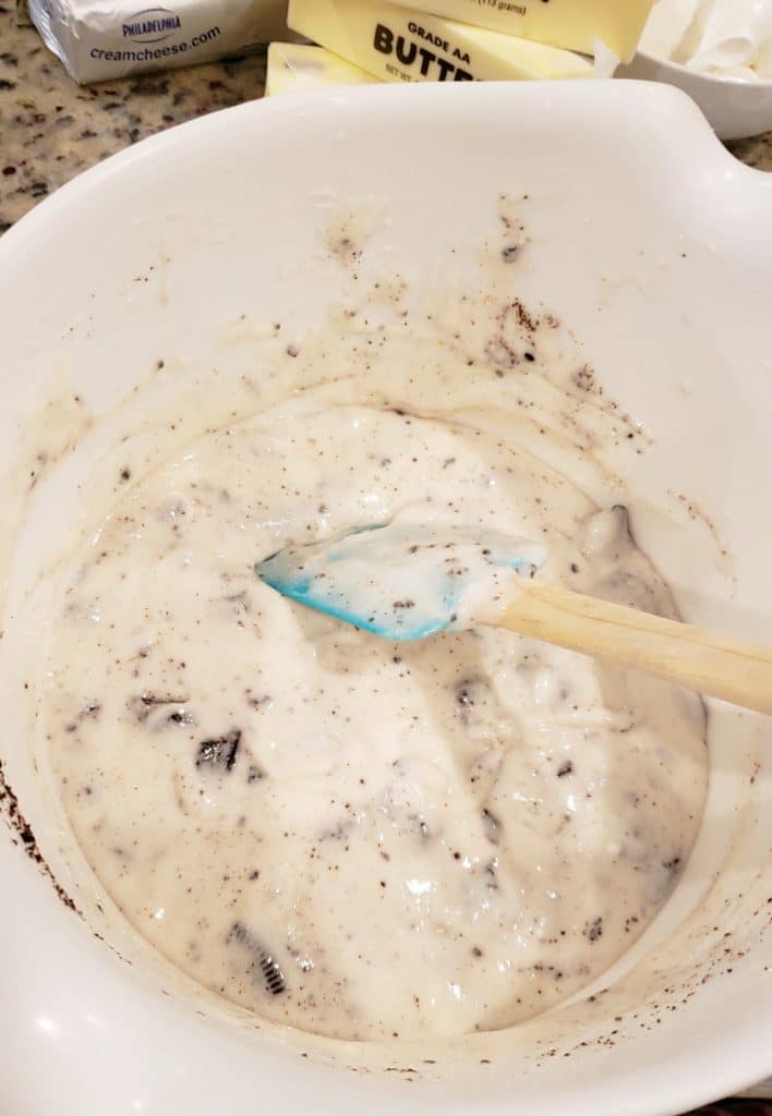 Cheesecake stuffed Oreo Cake